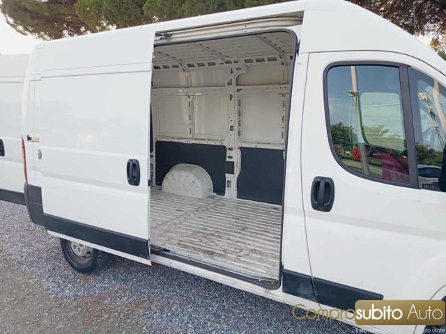 PEUGEOT BOXER 330 2.2 BLUEHDI 140 S&S + IVA 22 - foto 15
