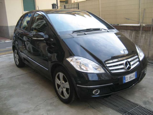 MERCEDES-BENZ A 160 AUTOMATIC PREMIUM