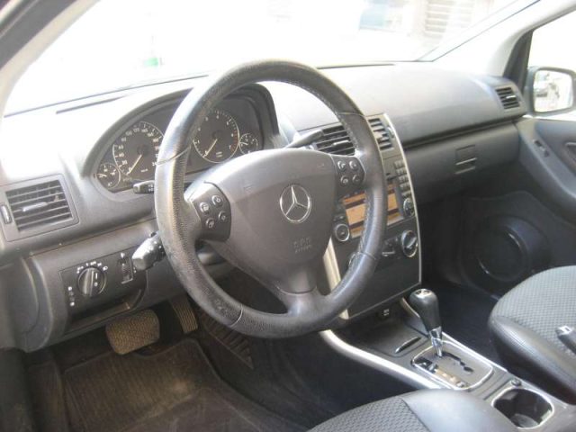 MERCEDES-BENZ A 160 AUTOMATIC PREMIUM - foto 9