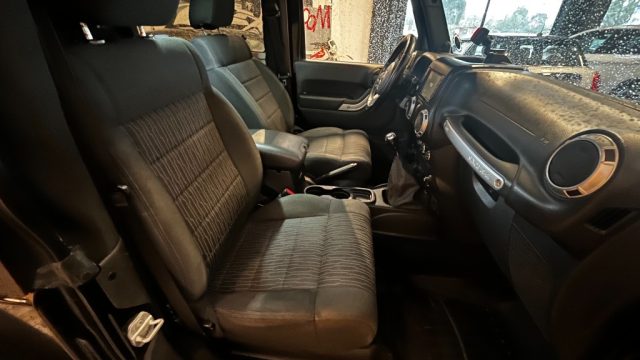 JEEP WRANGLER 2.8 CRD DPF SAHARA - foto 6