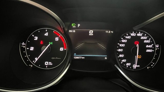 ALFA ROMEO STELVIO 2.2 TURBODIESEL 190 CV AT8 Q4 BU - foto 10