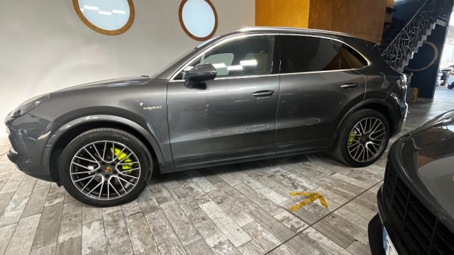 PORSCHE CAYENNE 3.0 V6 E-HYBRID- PACK CRONO - 21 - foto 3