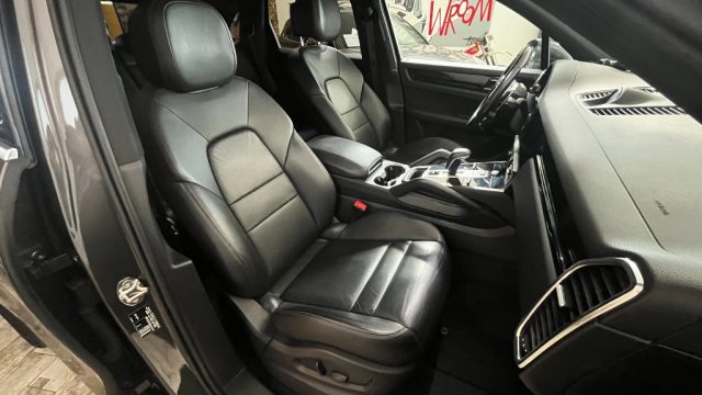 PORSCHE CAYENNE 3.0 V6 E-HYBRID- PACK CRONO - 21 - foto 6