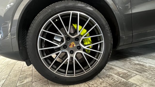 PORSCHE CAYENNE 3.0 V6 E-HYBRID- PACK CRONO - 21 - foto 15