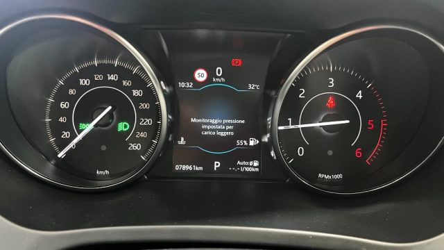 JAGUAR E-PACE 2.0D 150 CV AWD AUT. R-DYNAMIC - foto 9