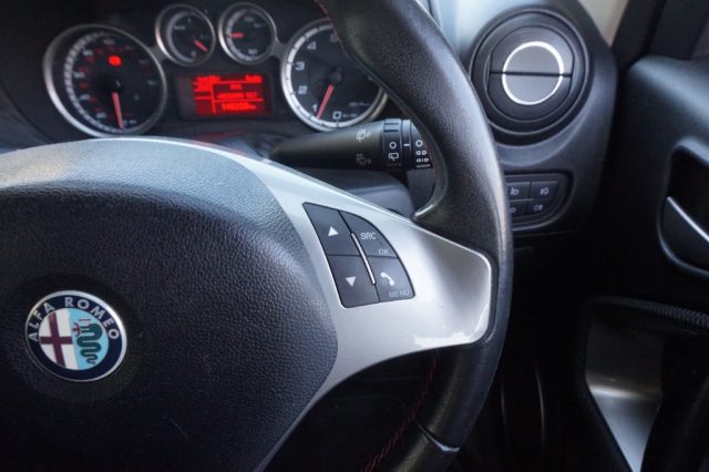 ALFA ROMEO MITO 1.4 16V 95CV VELOCE "GUIDA A DES - foto 22