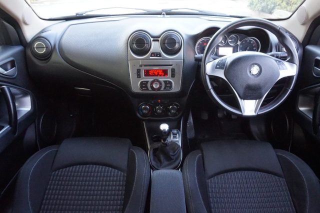 ALFA ROMEO MITO 1.4 16V 95CV VELOCE "GUIDA A DES - foto 15