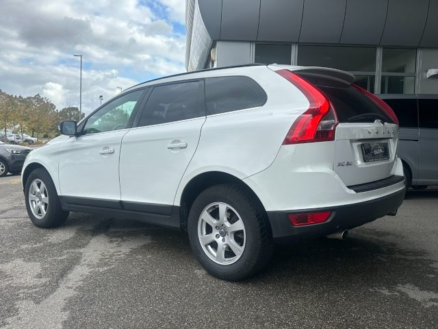 VOLVO XC60 D3 AWD GEARTRONIC MOMENTUM - foto 6