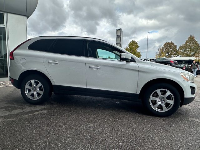 VOLVO XC60 D3 AWD GEARTRONIC MOMENTUM - foto 7