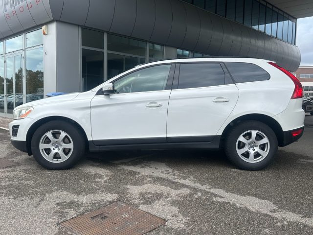 VOLVO XC60 D3 AWD GEARTRONIC MOMENTUM - foto 8