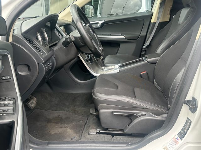 VOLVO XC60 D3 AWD GEARTRONIC MOMENTUM - foto 11