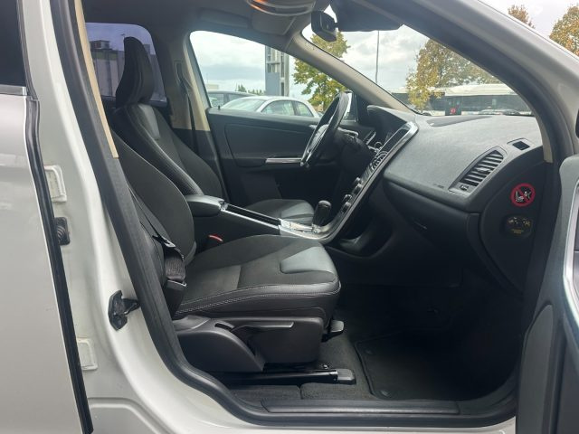 VOLVO XC60 D3 AWD GEARTRONIC MOMENTUM - foto 14