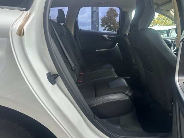 VOLVO XC60 D3 AWD GEARTRONIC MOMENTUM - foto 16