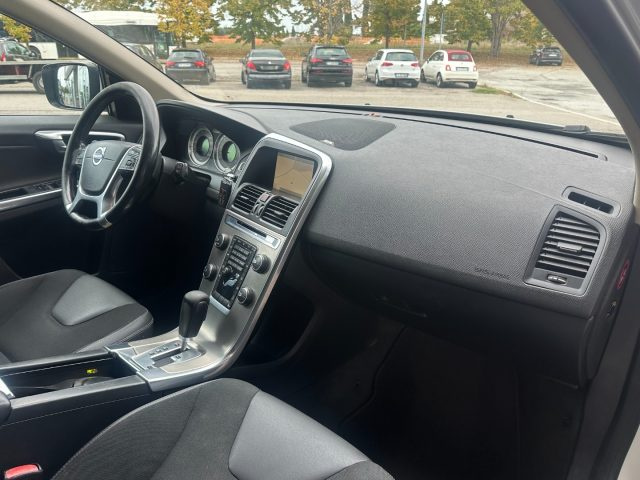 VOLVO XC60 D3 AWD GEARTRONIC MOMENTUM - foto 13