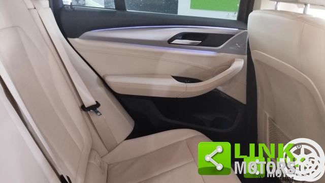 BMW X4 XDRIVE20D - foto 17
