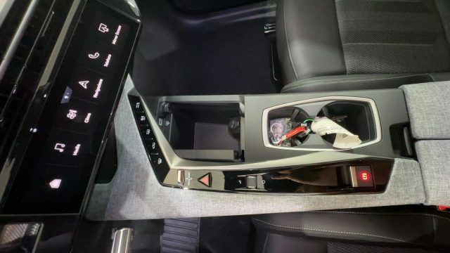 PEUGEOT 3008 3008 1.2 HYBRID GT 145CV E-DCS6 - foto 18