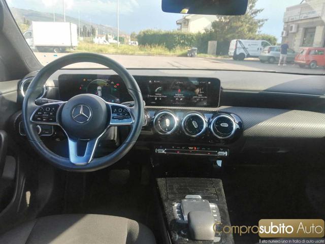 MERCEDES-BENZ CLA 180 AUTOMATIC SHOOTING BRAKE SPORT - foto 8