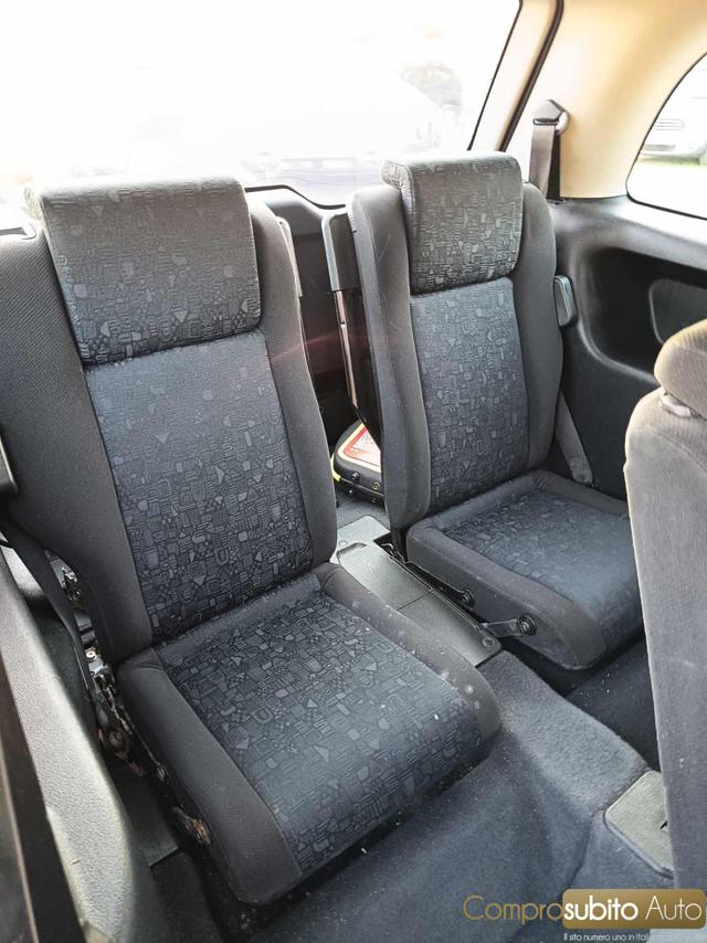 OPEL ZAFIRA 2.0D - foto 18
