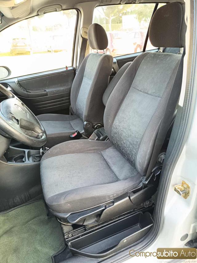 OPEL ZAFIRA 2.0D - foto 26