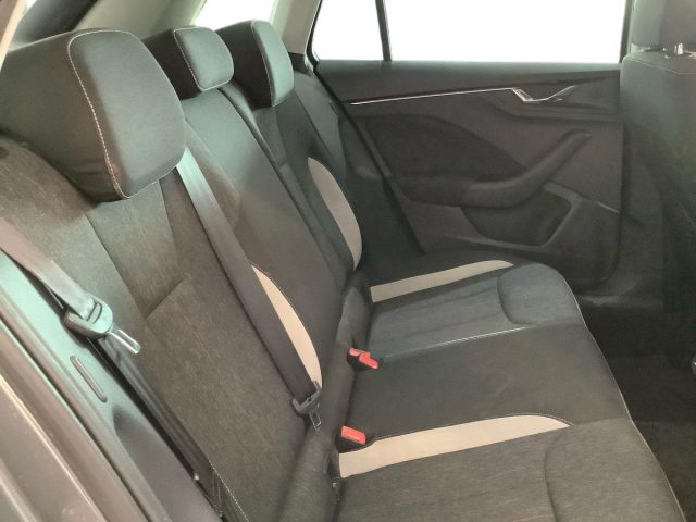 SKODA KAMIQ 1.0 TSI BLACK DOTS - foto 11
