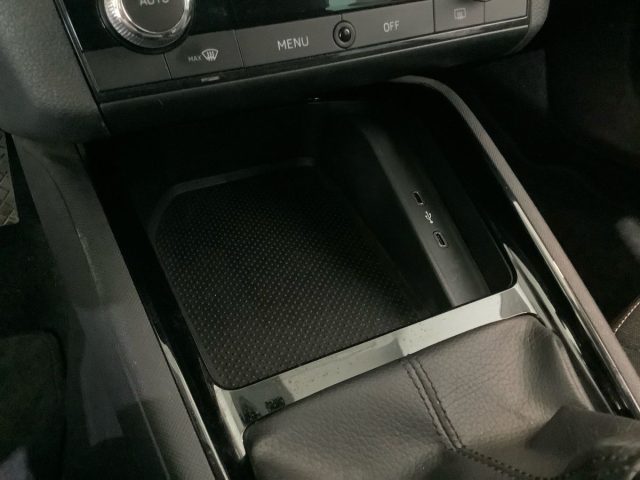 SKODA KAMIQ 1.0 TSI BLACK DOTS - foto 24