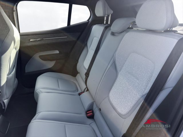 VOLVO EX30 TWIN MOTOR PERFORMANCE AWD ULTRA - foto 11
