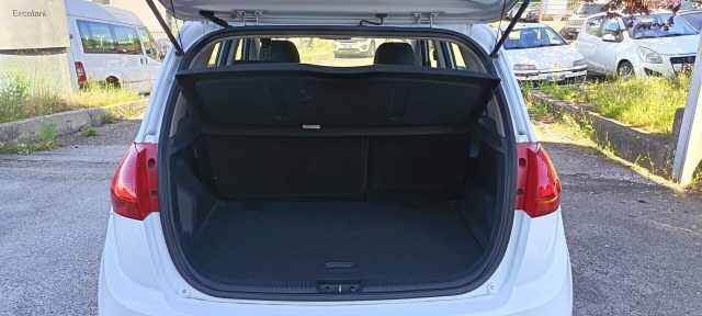 KIA VENGA 1.3 - foto 7