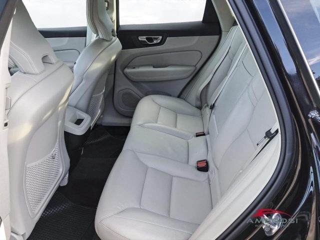 VOLVO XC60 B4 GEARTRONIC INSCRIPTION AWD - foto 11