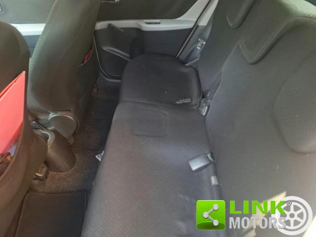 TOYOTA YARIS 1.3 5PORTE M-MT SOL CAMBIO AUTOM - foto 13