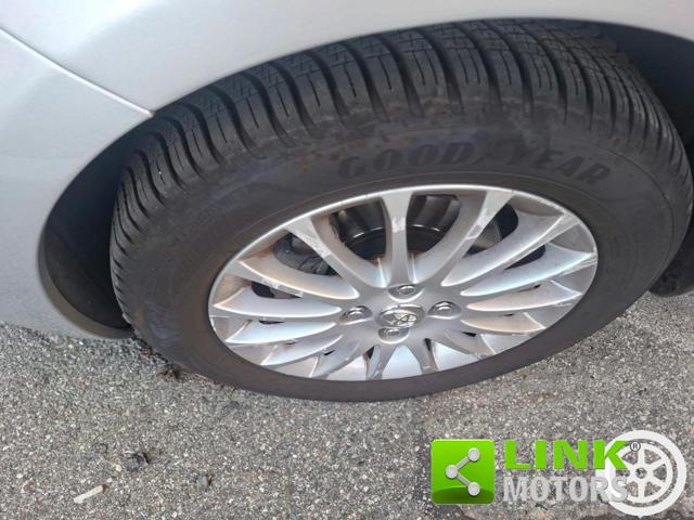 TOYOTA YARIS 1.3 5PORTE M-MT SOL CAMBIO AUTOM - foto 8
