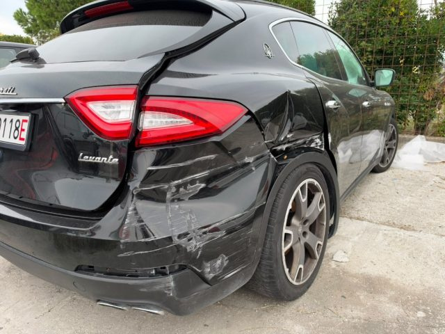 MASERATI LEVANTE V6 DIESEL 275 CV AWD INCIDENTATA - foto 9
