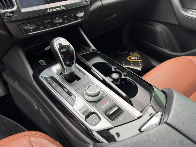 MASERATI LEVANTE V6 DIESEL 275 CV AWD INCIDENTATA - foto 13