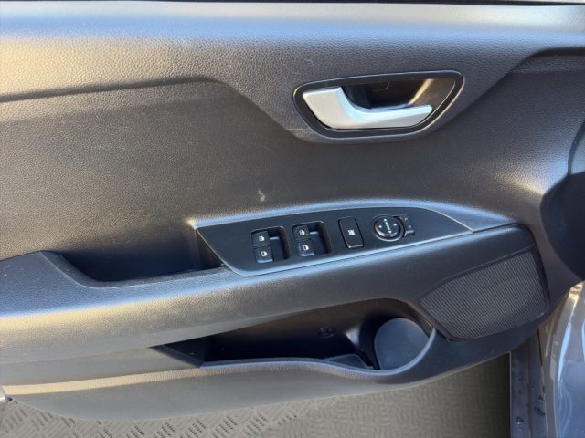 KIA STONIC 1.0 T-GDI MHEV URBAN 100 CV - foto 19