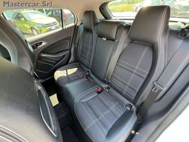 MERCEDES-BENZ GLA 220 GLA-X156 2014 D (CDI) SPORT 4MAT - foto 12