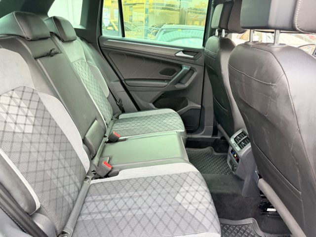VOLKSWAGEN TIGUAN 2.0 TDI 150 CV SCR DSG R-LINE - foto 9