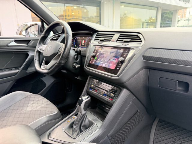 VOLKSWAGEN TIGUAN 2.0 TDI 150 CV SCR DSG R-LINE - foto 12