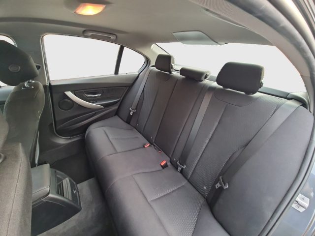 BMW 318 I BUSINESS ADVANTAGE - foto 12