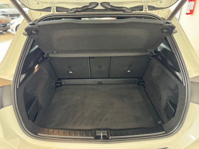 MERCEDES-BENZ GLA 200 D AUTOMATIC 4MATIC PREMIUM /AMG/ - foto 17