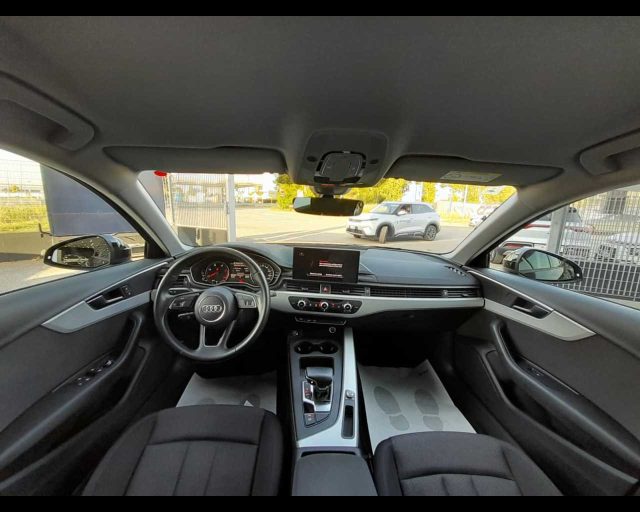 AUDI A4 AVANT 30 TDI/136 CV S TRONIC - foto 9