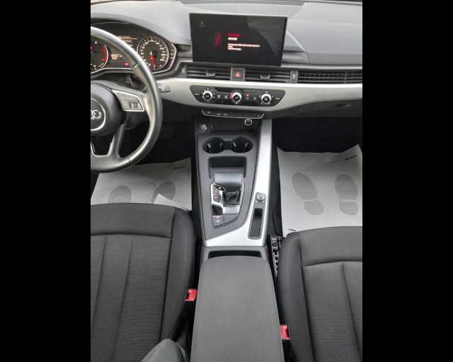 AUDI A4 AVANT 30 TDI/136 CV S TRONIC - foto 10