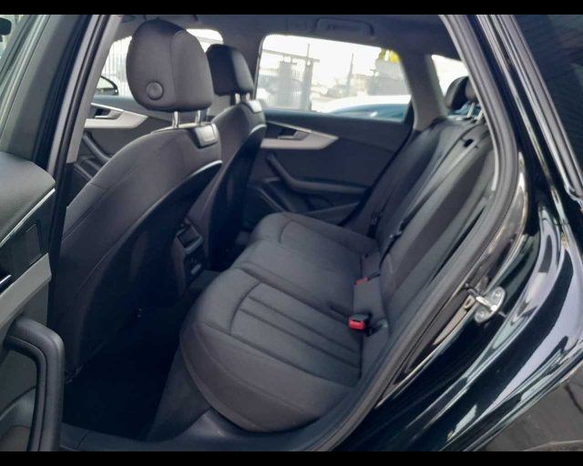 AUDI A4 AVANT 30 TDI/136 CV S TRONIC - foto 14