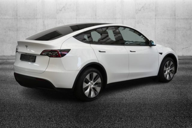 TESLA MODEL Y RWD - foto 3