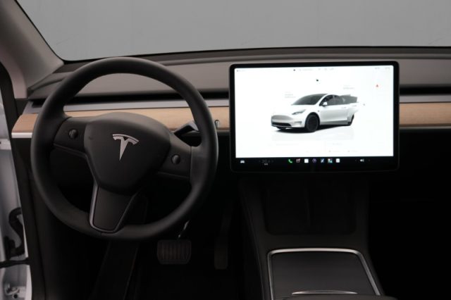 TESLA MODEL Y RWD - foto 6
