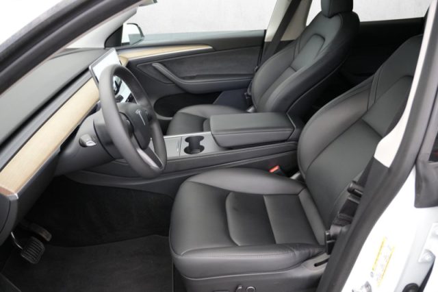 TESLA MODEL Y RWD - foto 7
