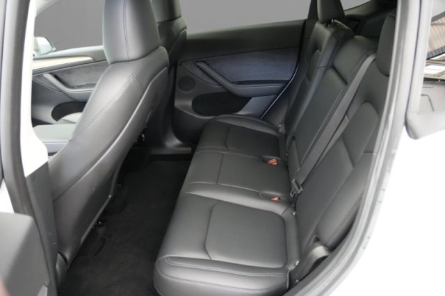 TESLA MODEL Y RWD - foto 8