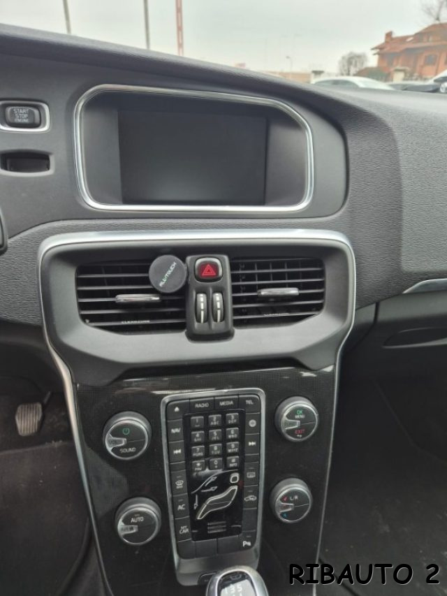 VOLVO V40 D2 INSCRIPTION - foto 10