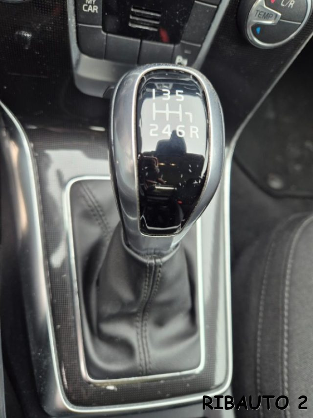 VOLVO V40 D2 INSCRIPTION - foto 15