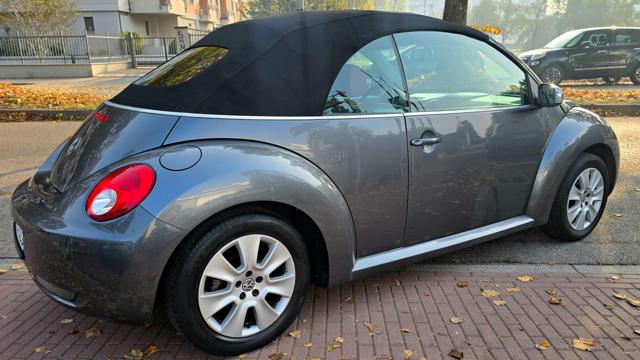VOLKSWAGEN NEW BEETLE CABRIO 2.0 AUTOMATICO LIMITED RE - foto 12