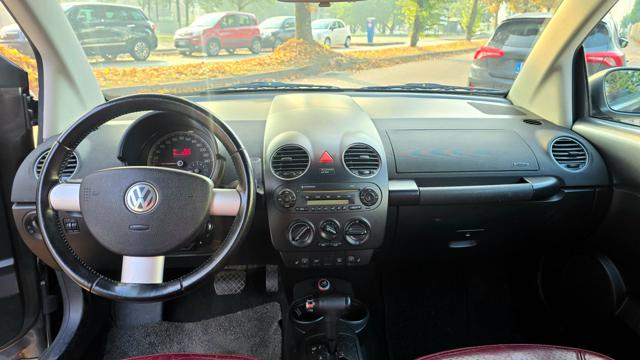 VOLKSWAGEN NEW BEETLE CABRIO 2.0 AUTOMATICO LIMITED RE - foto 24