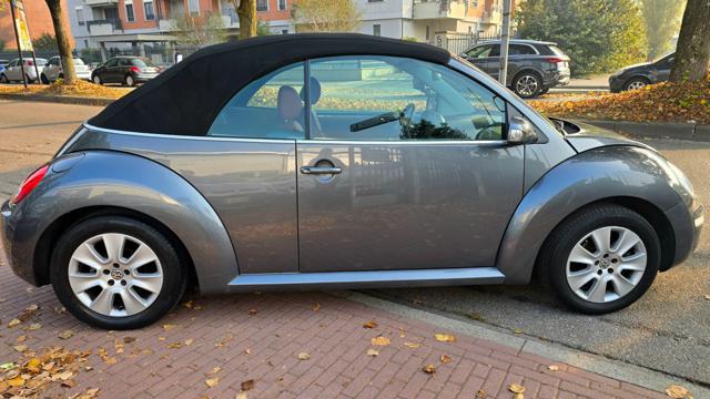 VOLKSWAGEN NEW BEETLE CABRIO 2.0 AUTOMATICO LIMITED RE - foto 13